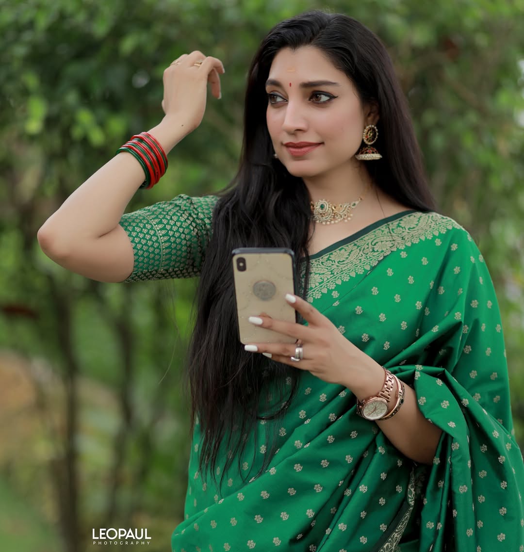 Ritu green - image 4