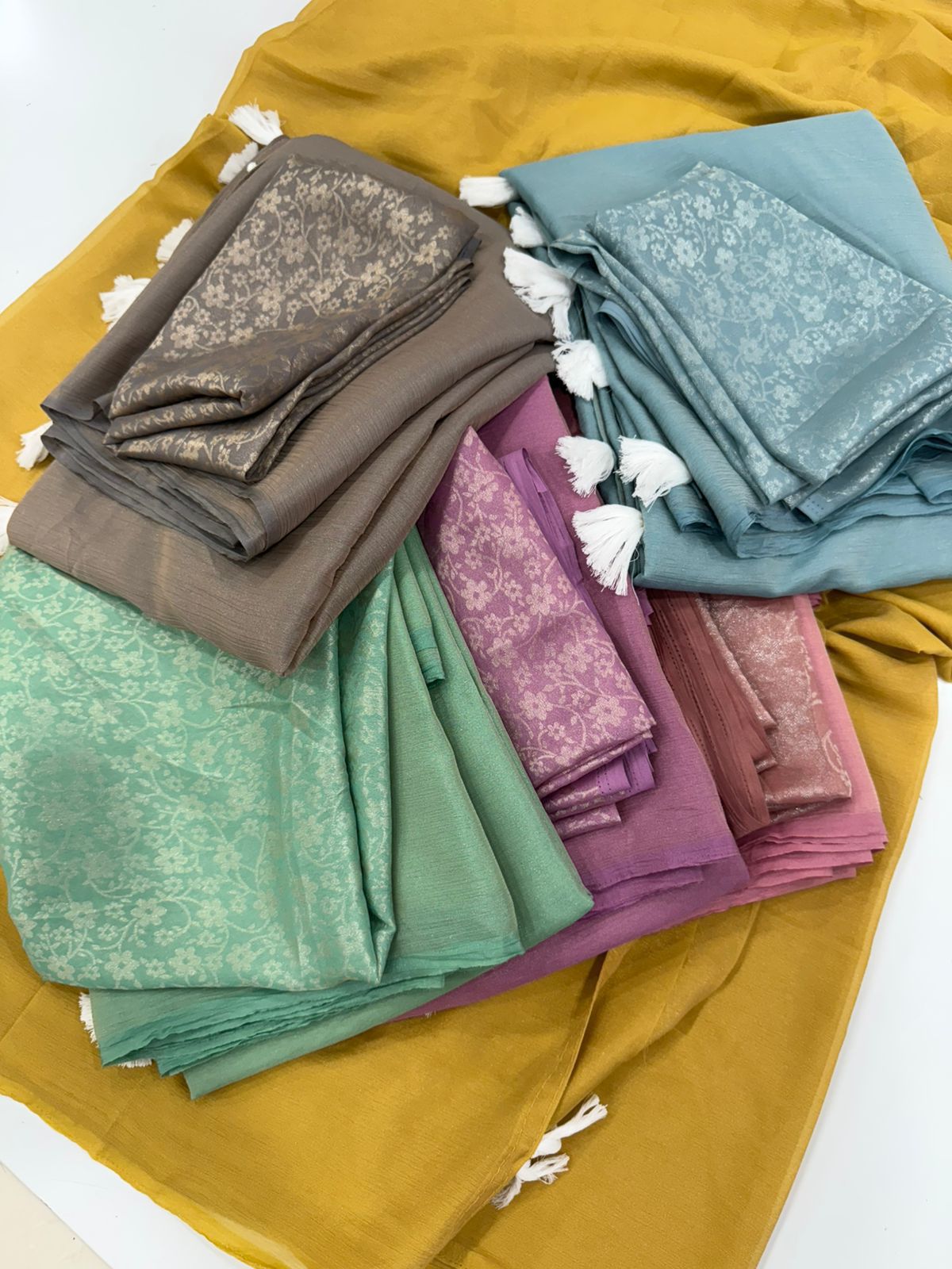 Serene yellow - image 1